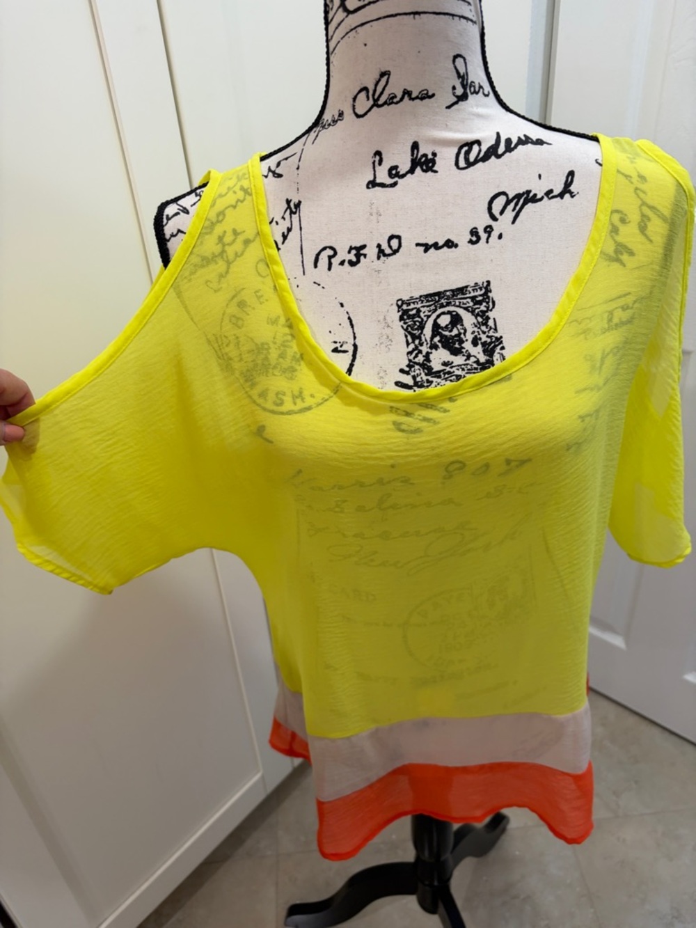 Neon Yellow & Orange Colorblock Lightweight Women's Top